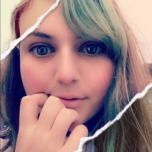 Meet your Posher, Emi